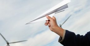 Как сделать бумажный самолётик