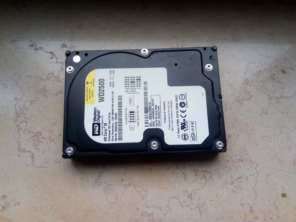 Настольные часы из старого HDD диска